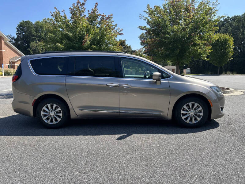 2017 Chrysler Pacifica Touring-L