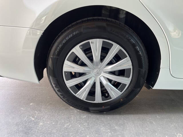 2020 Toyota Camry Hybrid LE