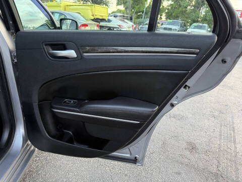 2011 Chrysler 300