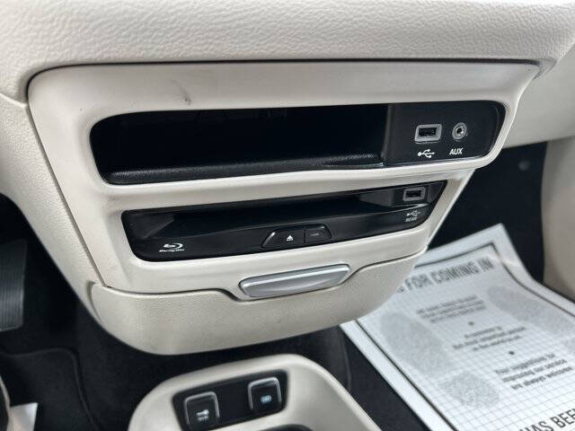 2017 Chrysler Pacifica Touring-L Plus