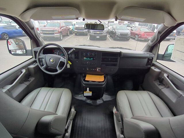 2025 Chevrolet Express 2500