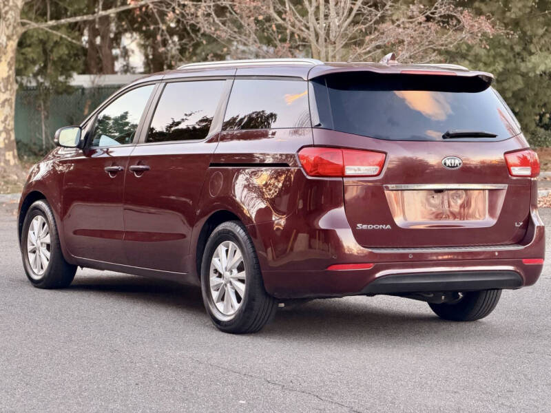 2017 Kia Sedona LX