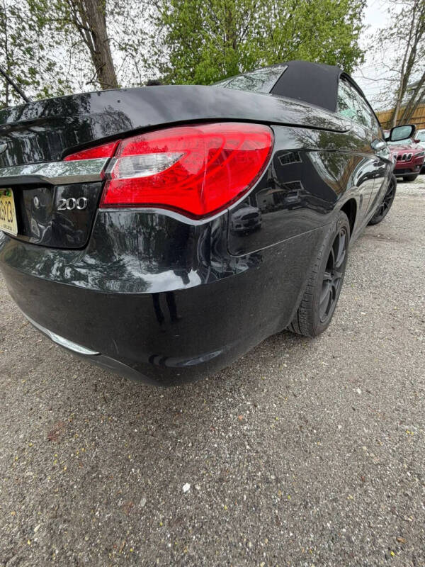 2011 Chrysler 200 Limited
