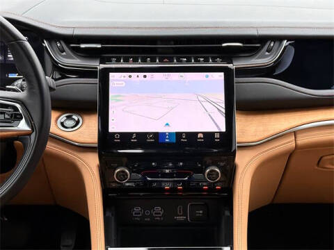 2022 Jeep Grand Cherokee Summit