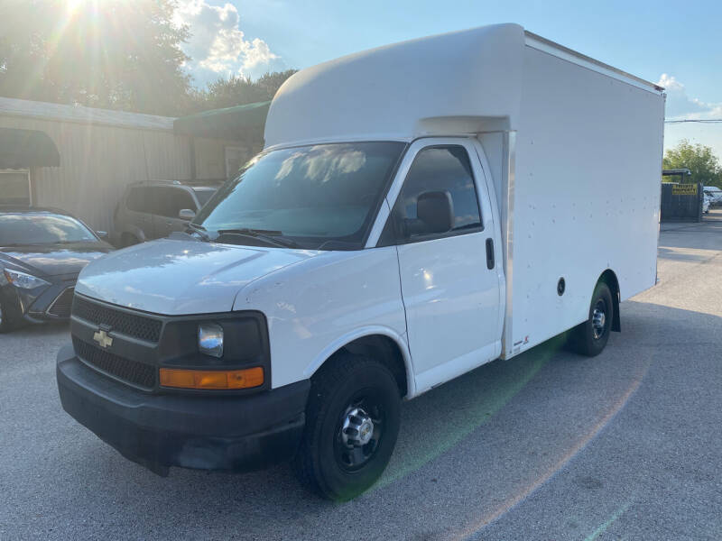 2014 Chevrolet Express Cutaway for sale at OASIS PARK & SELL in Spring TX
