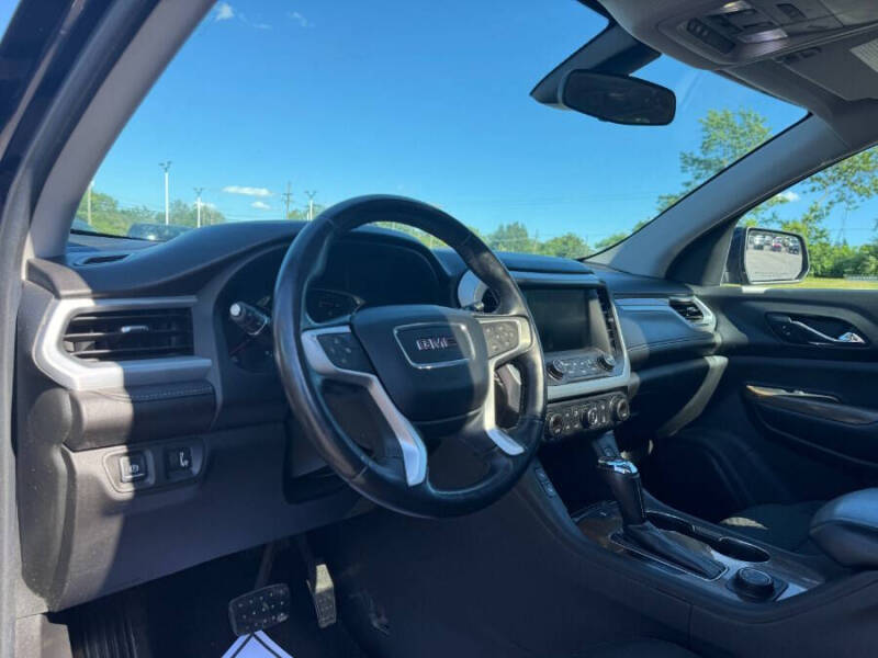 2017 GMC Acadia SLE-2