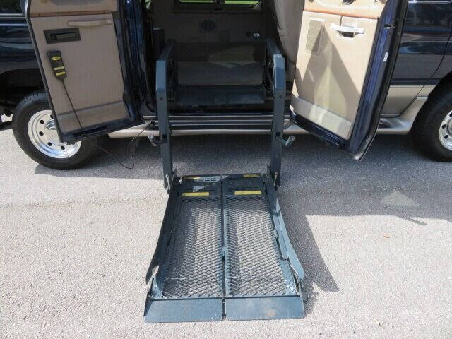 2006 Ford E-Series E-250 SD