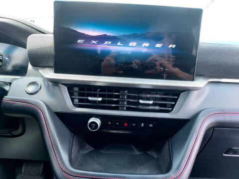 2025 Ford Explorer ST-Line