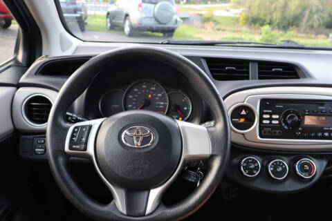 2014 Toyota Yaris 5-Door LE
