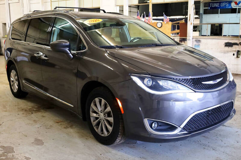 2020 Chrysler Pacifica Touring L