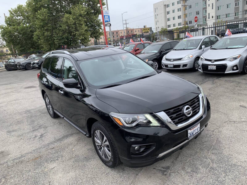 2017 Nissan Pathfinder SV