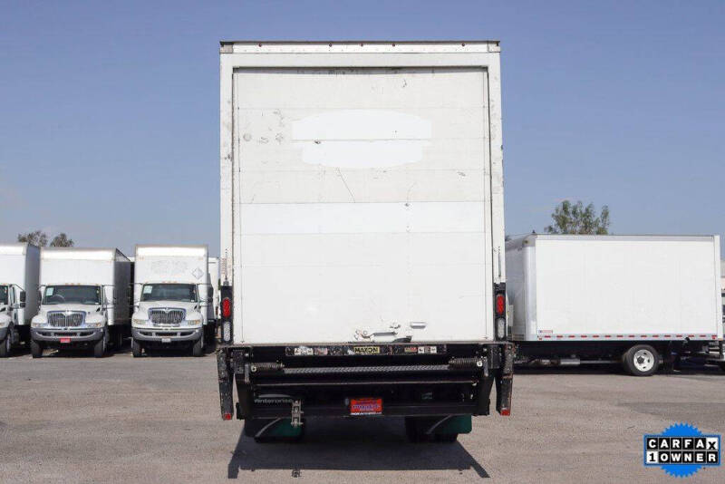 2018 Freightliner M2 106