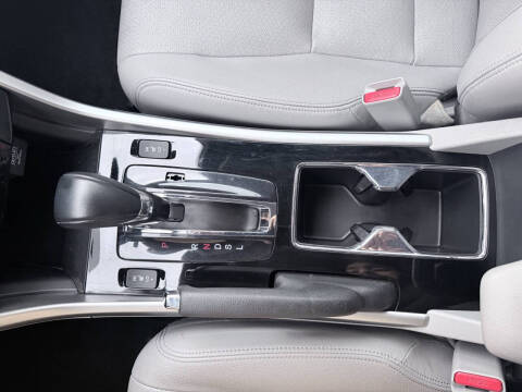 2017 Honda Accord EX-L w/Navi w/Honda Sensing