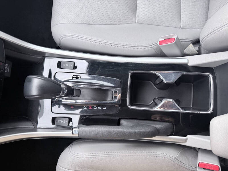 2017 Honda Accord EX-L w/Navi w/Honda Sensing