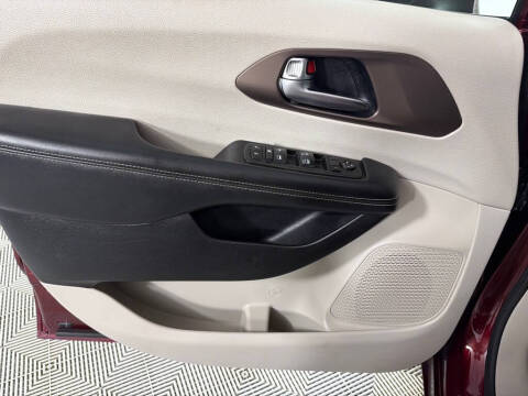 2021 Chrysler Voyager LXi