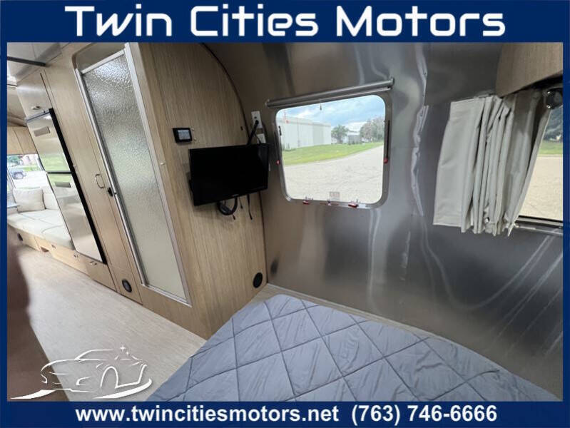 2017 Airstream Flying Cloud 25FB