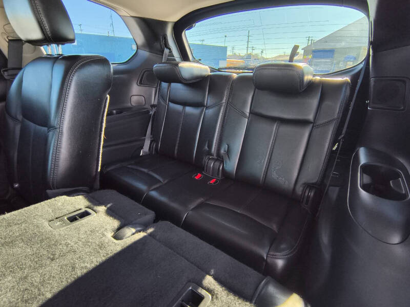 2017 Nissan Pathfinder SL