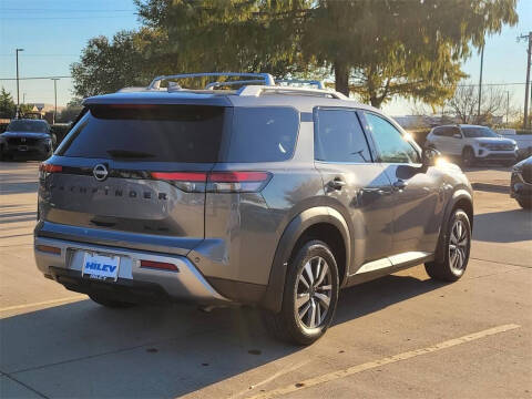 2024 Nissan Pathfinder SL