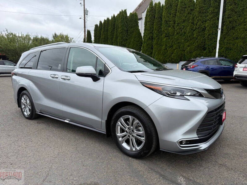 2024 Toyota Sienna Platinum 7-Passenger