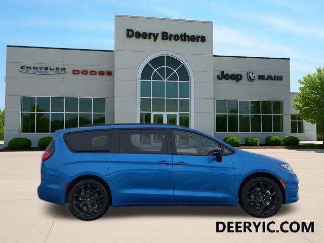 2026 Chrysler Pacifica Select