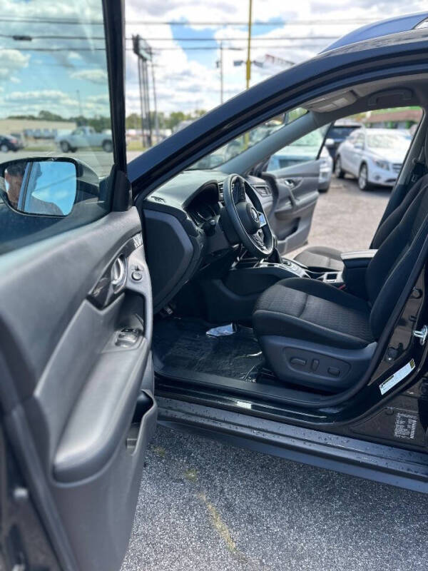 2018 Nissan Rogue SV