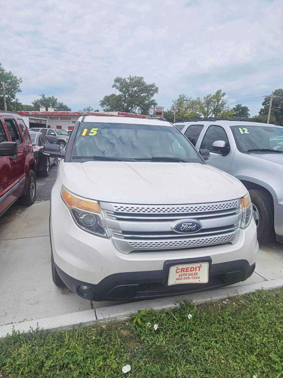 White 2015 Ford Explorer XLT AWD XLT 4dr SUV 2