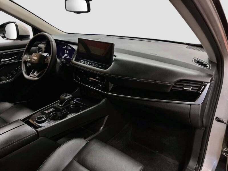 2025 Nissan Rogue SL