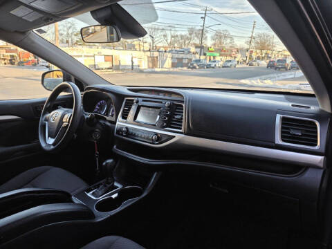 2018 Toyota Highlander LE