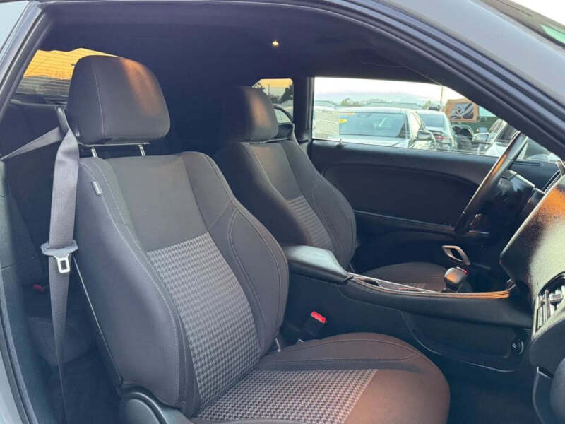 2017 Dodge Challenger SXT