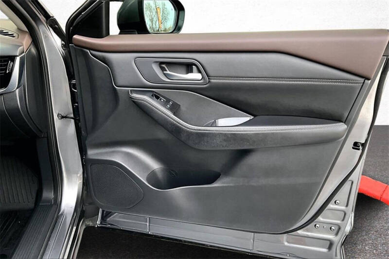 2022 Nissan Rogue SL