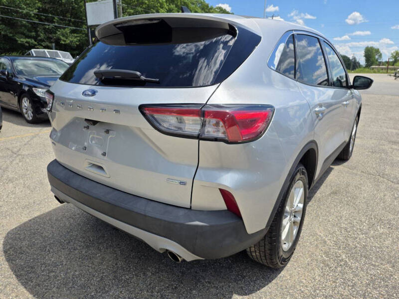 2020 Ford Escape SE