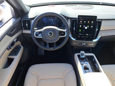 2026 Volvo XC90 T8 Plus 7P