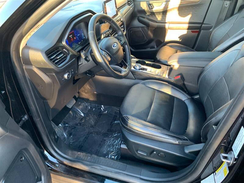 2020 Ford Escape Titanium