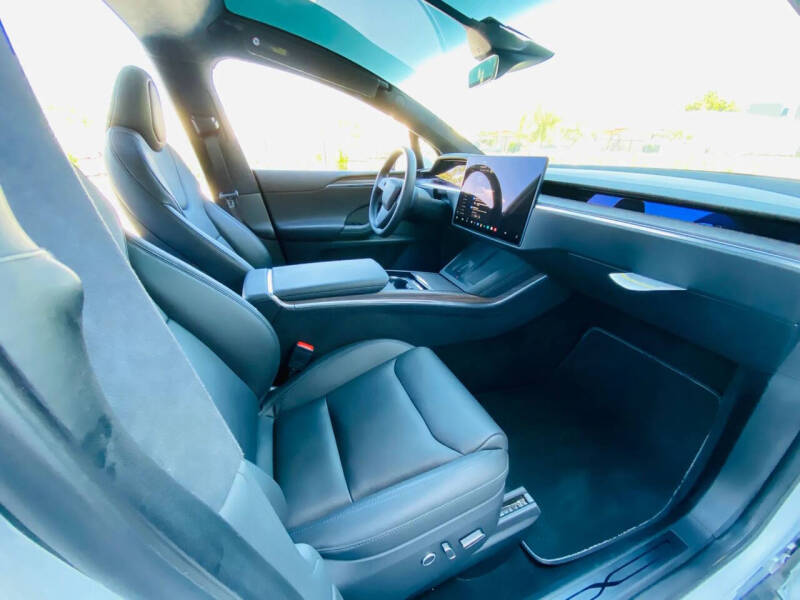 2023 Tesla Model X Standard Range