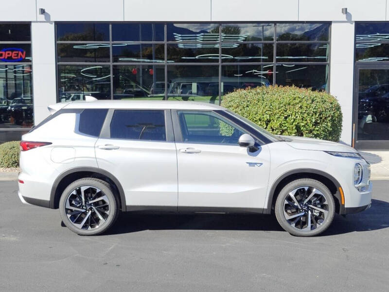 2025 Mitsubishi Outlander PHEV SE