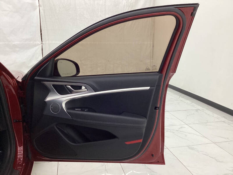 2022 Genesis G70 2.0T