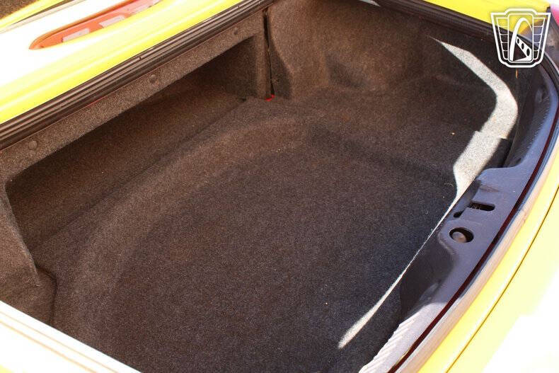 2004 Ford Thunderbird Deluxe