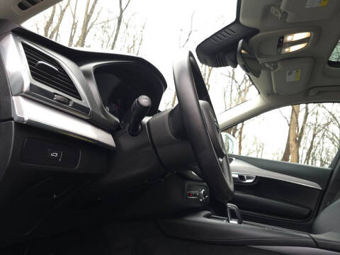 2024 Volvo XC90 B5 Core Bright Theme