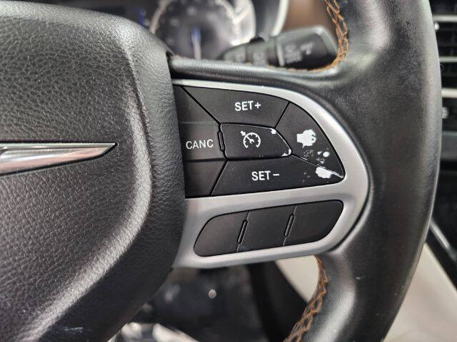 2017 Chrysler Pacifica Touring-L