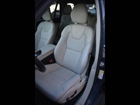 2018 Volvo XC90 T6 Momentum