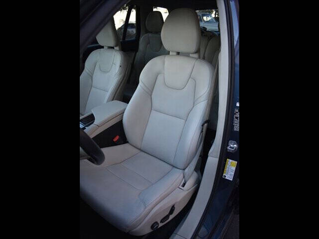 2018 Volvo XC90 T6 Momentum