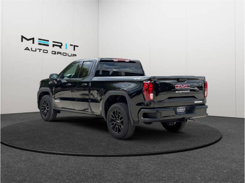 2025 GMC Sierra 1500 Elevation Standard