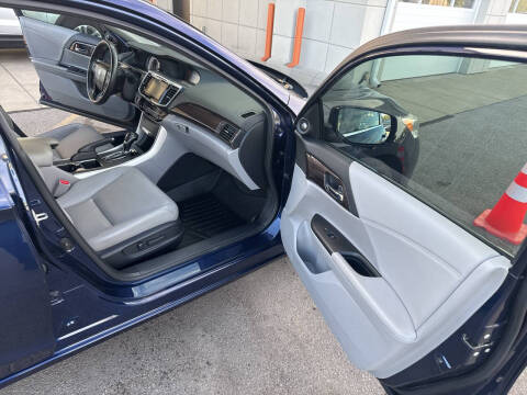 2017 Honda Accord EX-L w/Navi w/Honda Sensing