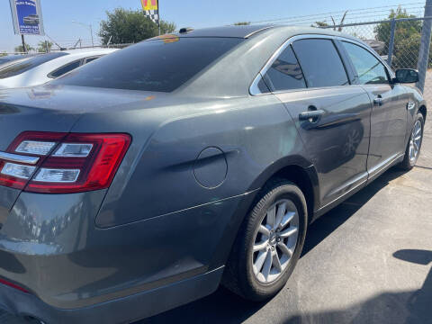 2013 Ford Taurus SE