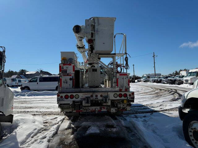 2010 Freightliner M2 106