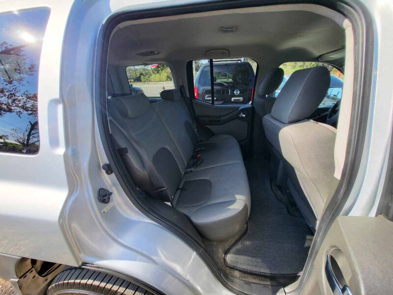 2011 Nissan Xterra S photo 11