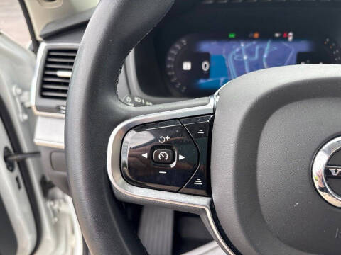 2023 Volvo XC90 B5 Core
