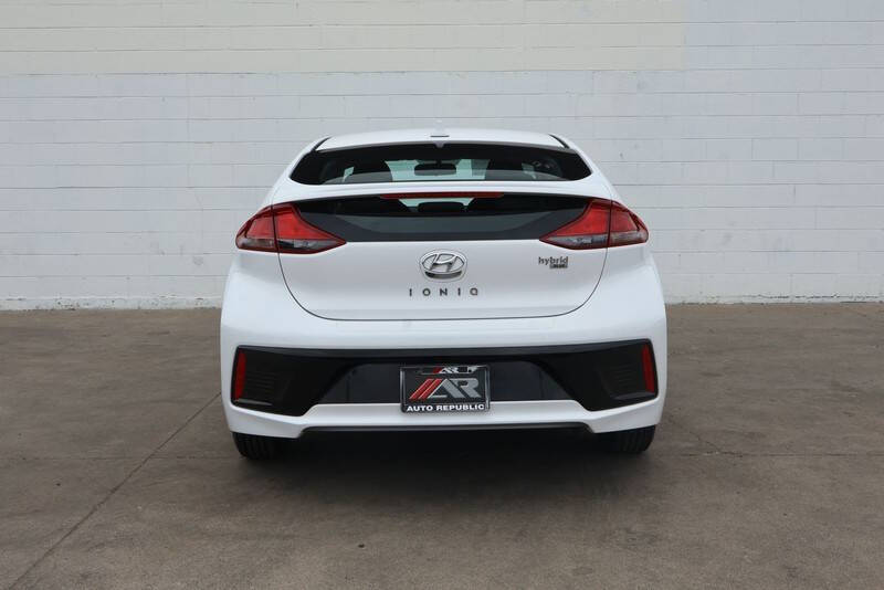 2017 Hyundai Ioniq Hybrid Blue