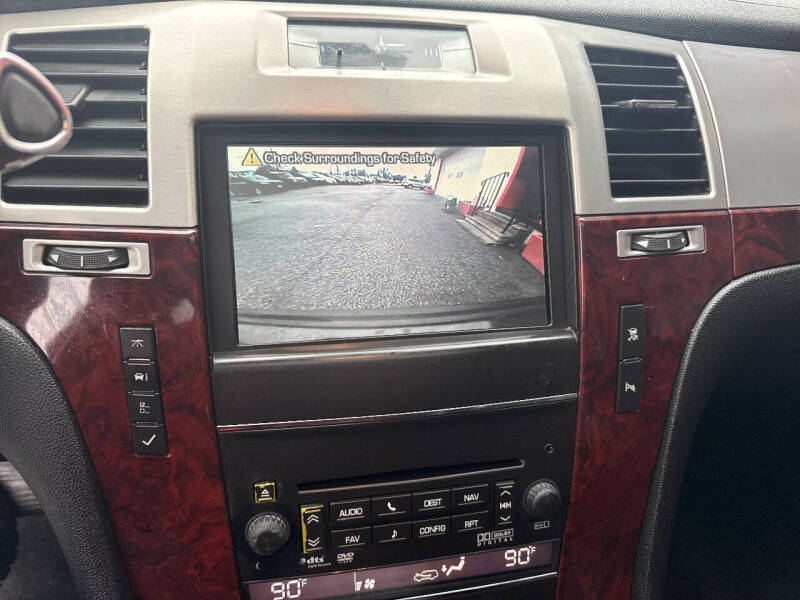2011 Cadillac Escalade Luxury
