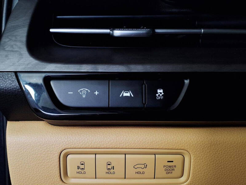2023 Kia Carnival EX